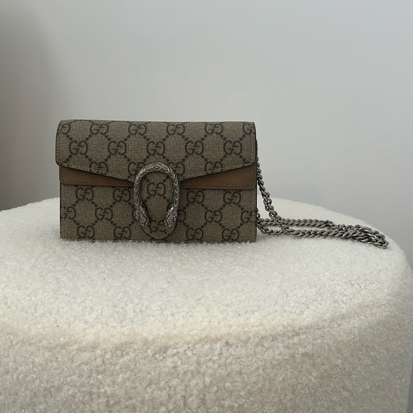 Gucci Handbags - Gucci mini crossbody bag🤍